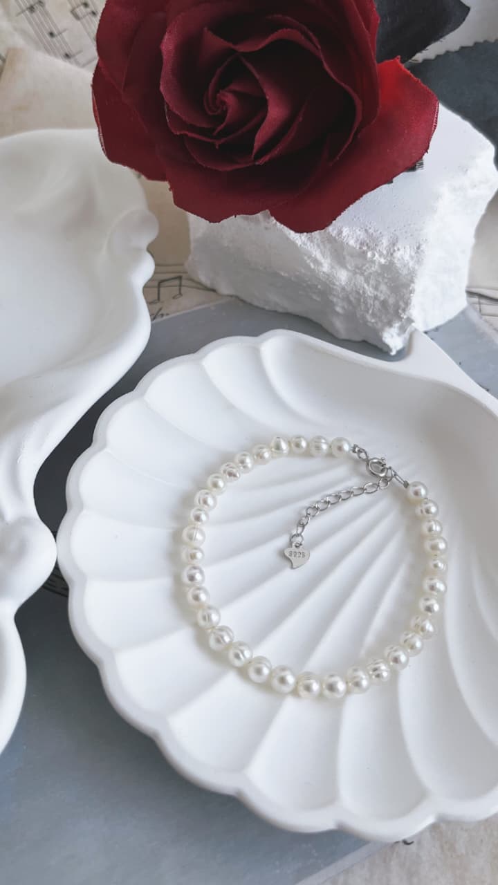 Fresh water pearl jewelleryset 4-6mm pearls natural white colour handmade