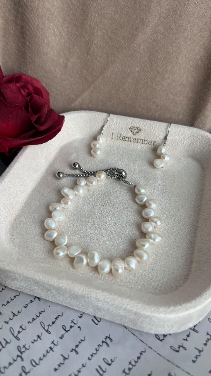 White Fresh water pearl Bracelet and Earring set 6-7mm pearl