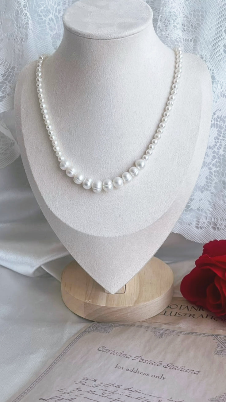 Fresh Water Pearl Smiley necklace 4-5mm, 7-8mm white pearls