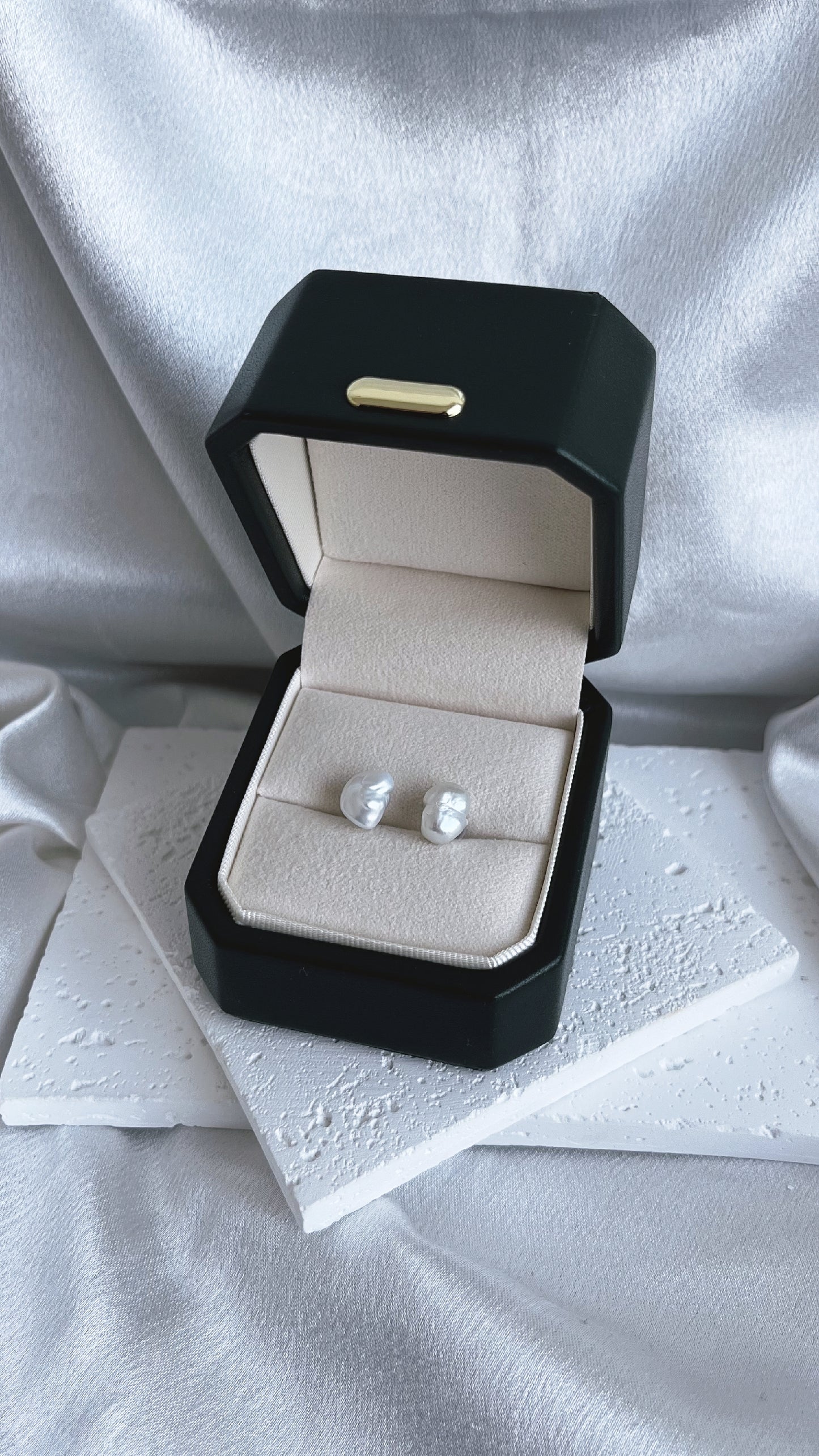 Fresh water pearl earring 10-11 mm