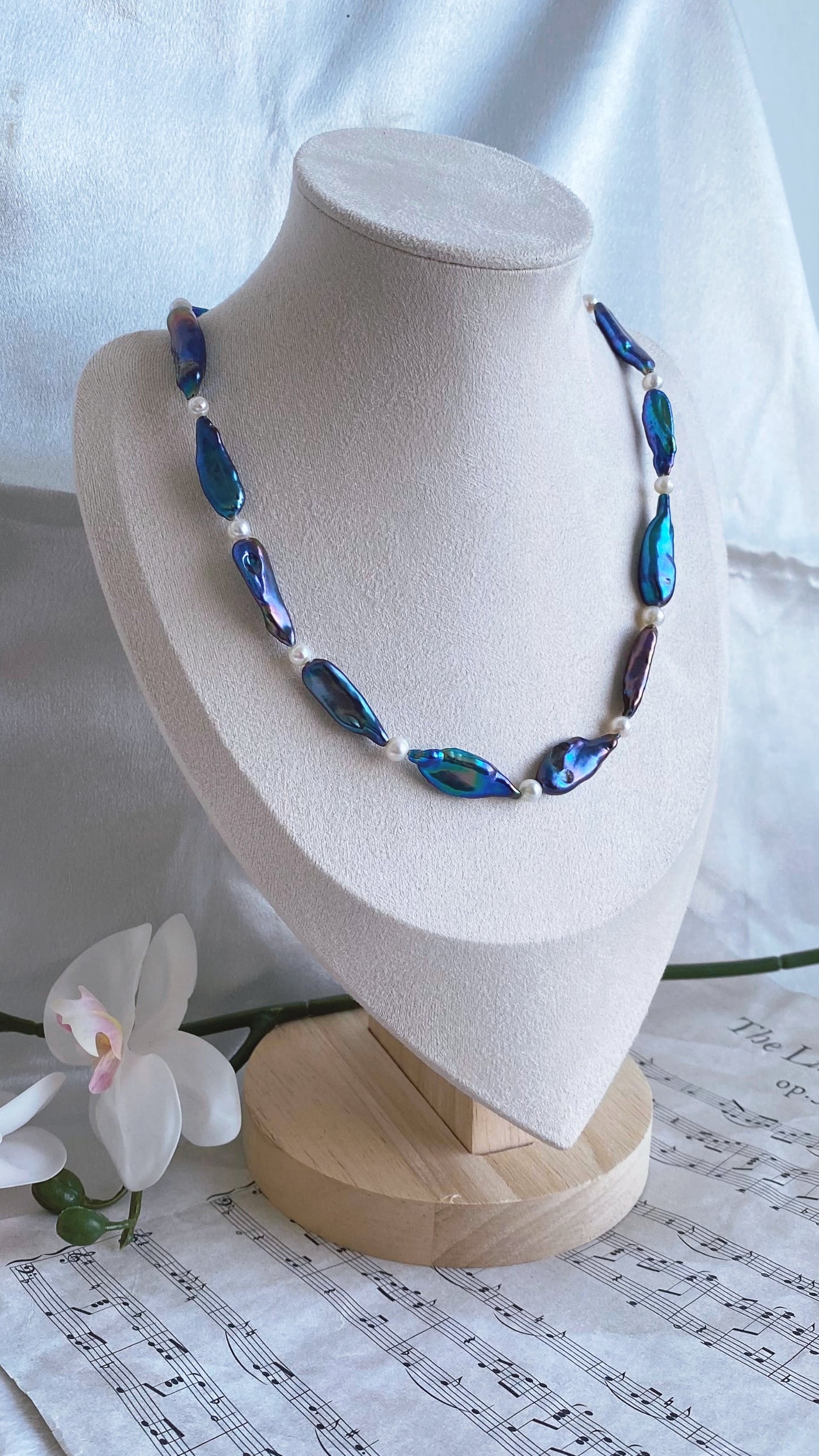 Fresh water Pearl Necklace Peacock Colour