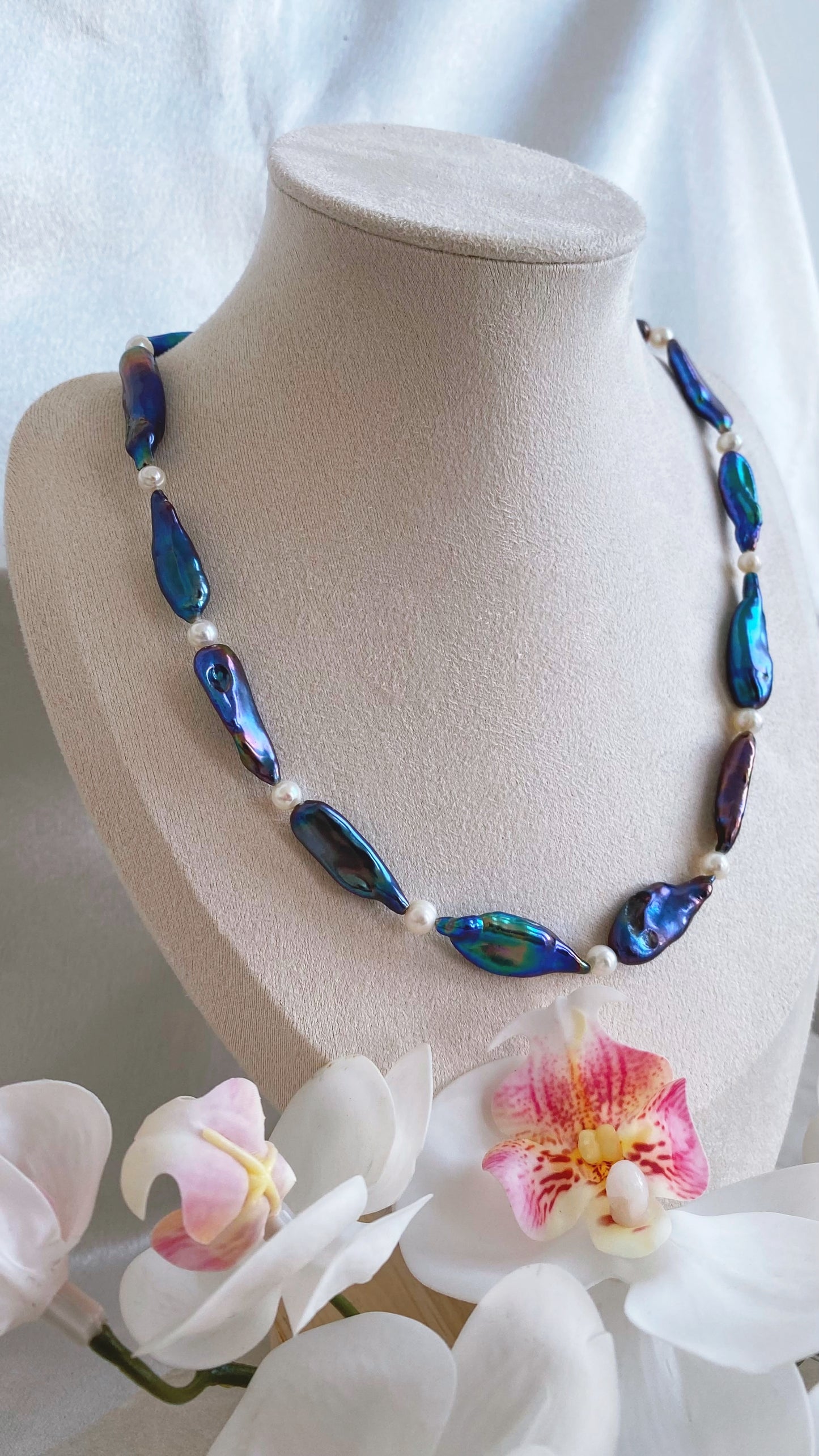 Fresh water Pearl Necklace Peacock Colour