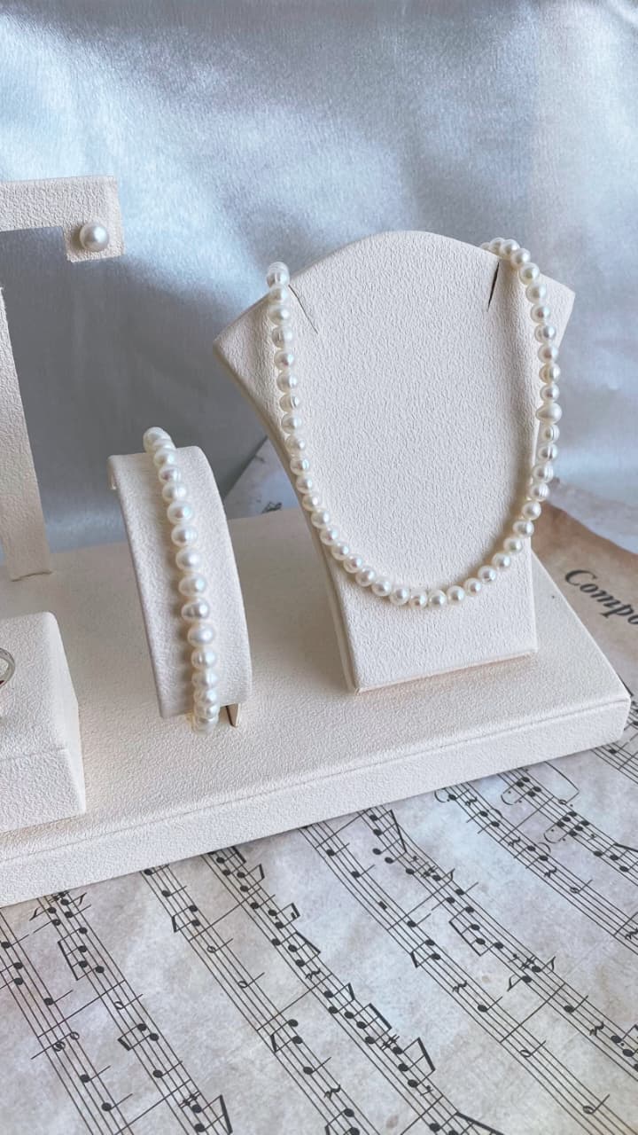 Fresh water pearl set, Egg shaped white pearls 4-5mm