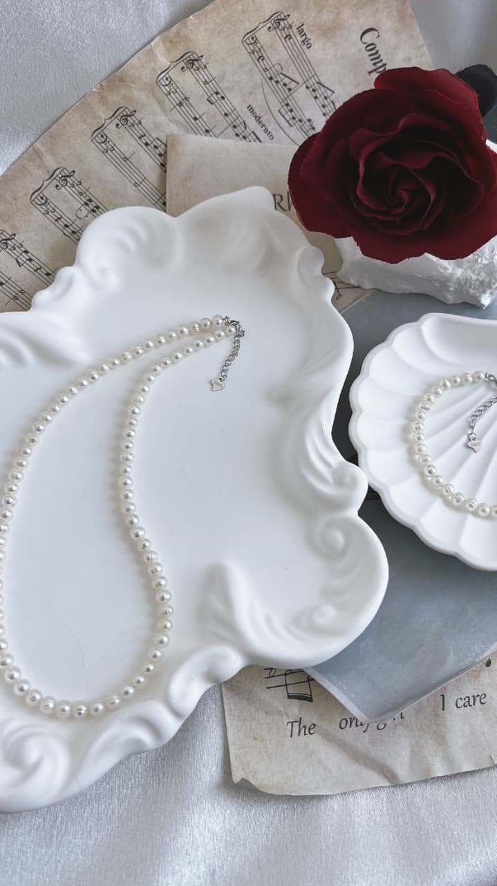 Fresh water pearl jewelleryset 4-6mm pearls natural white colour handmade