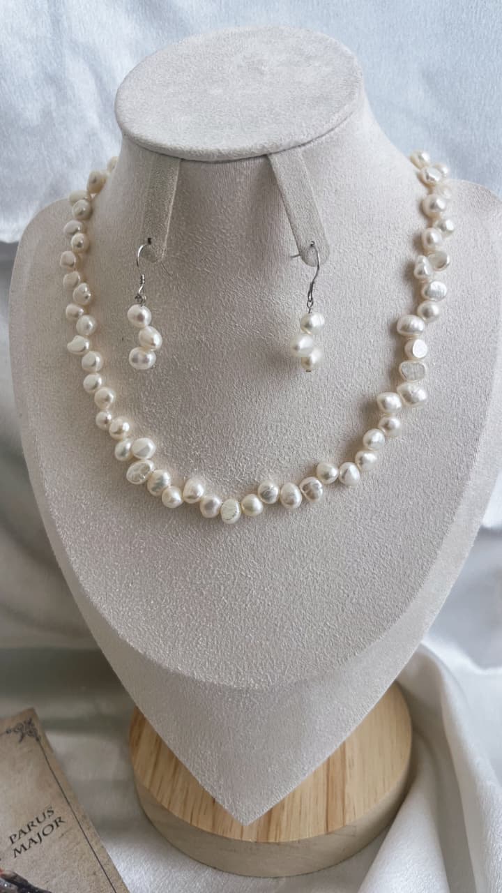 Fresh water pearls Necklace, Bracelet, and Earring set 6-7mm natural white colour
