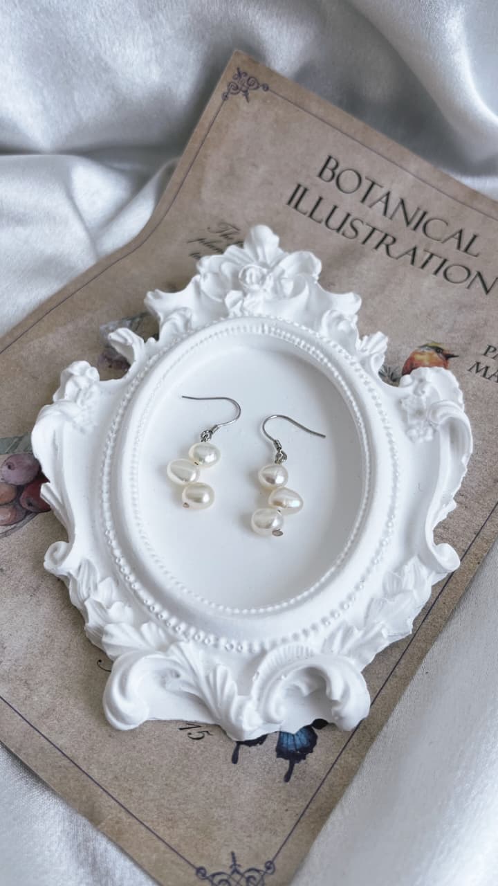 Fresh water pearls Necklace, Bracelet, and Earring set 6-7mm natural white colour