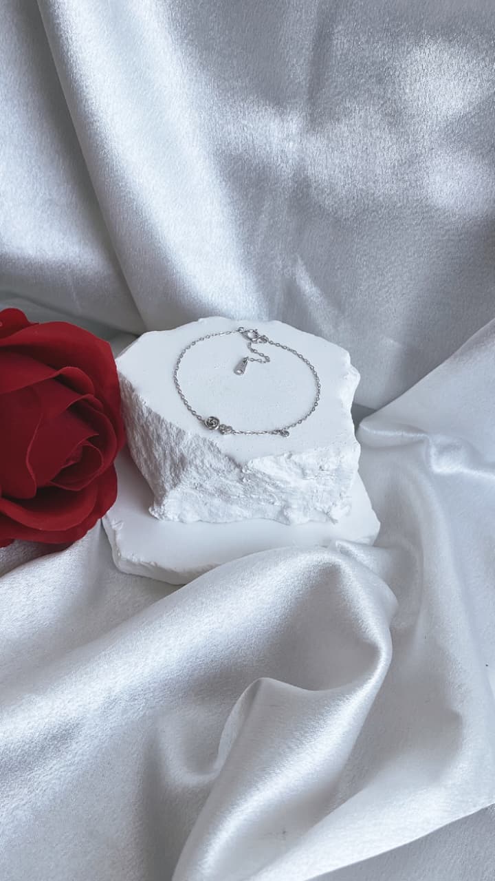 Silver 925 bracelet korean design simple rose,heart, and zircon design