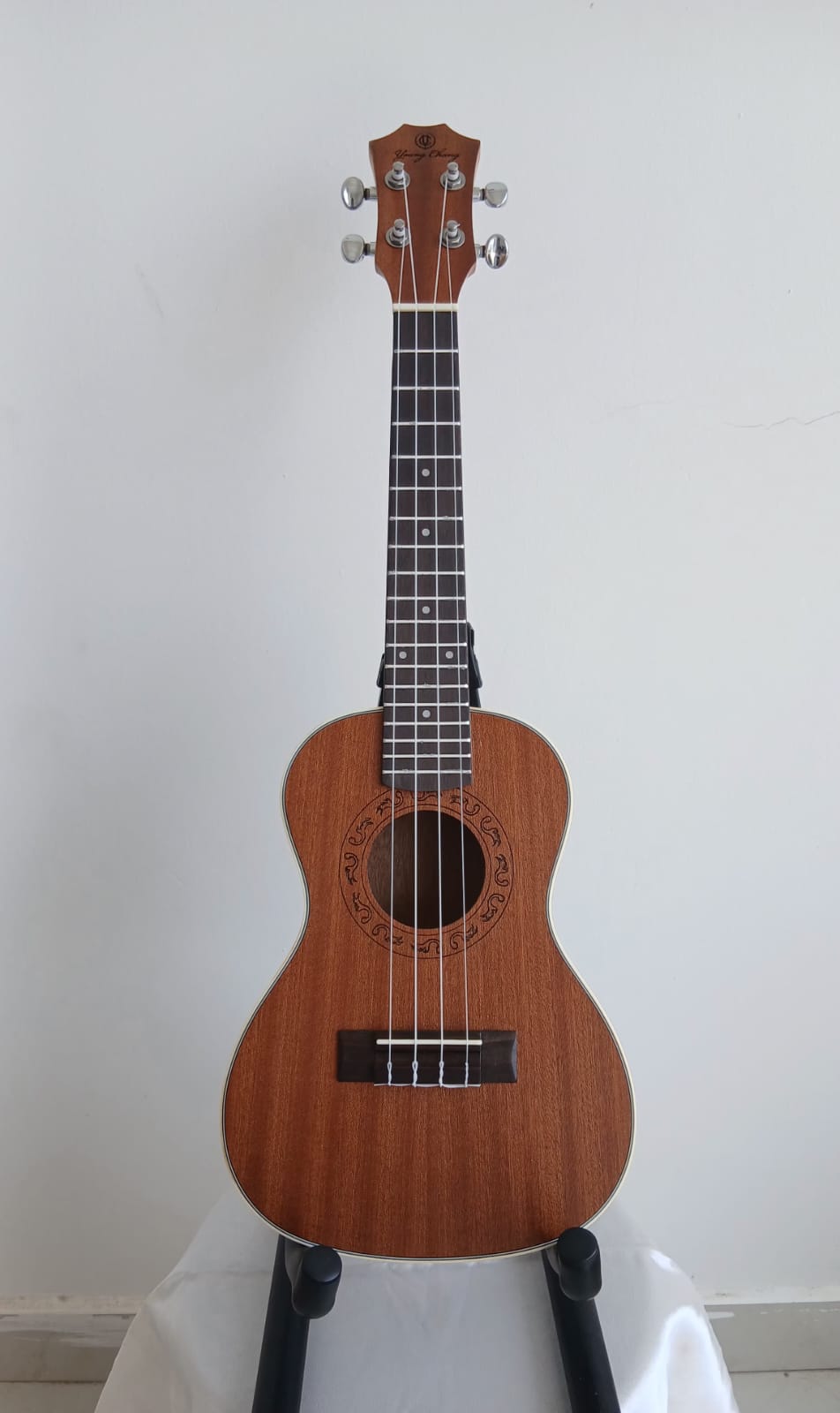 Concert Ukulele Sapele wood 23 inches (U 090)