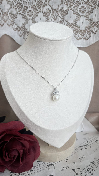 Silver 925 pendant with white fresh water pearl and zirconia
