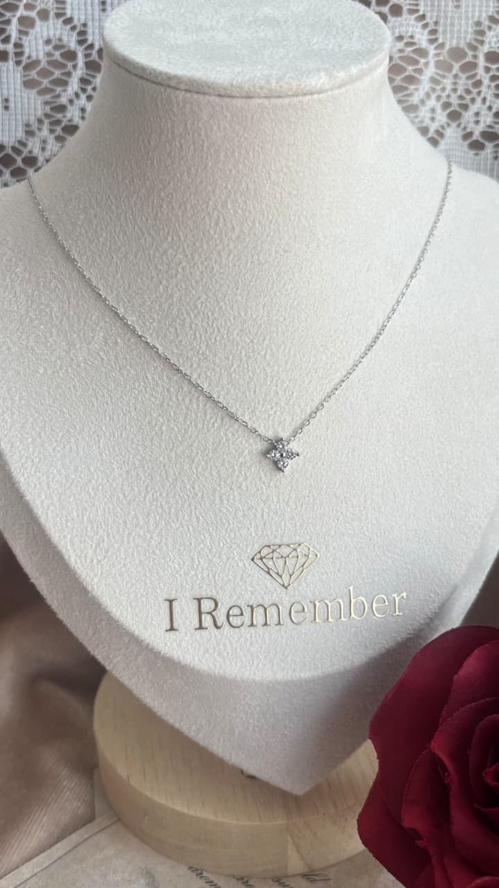 Silver 925 clove shape pendant with zircon