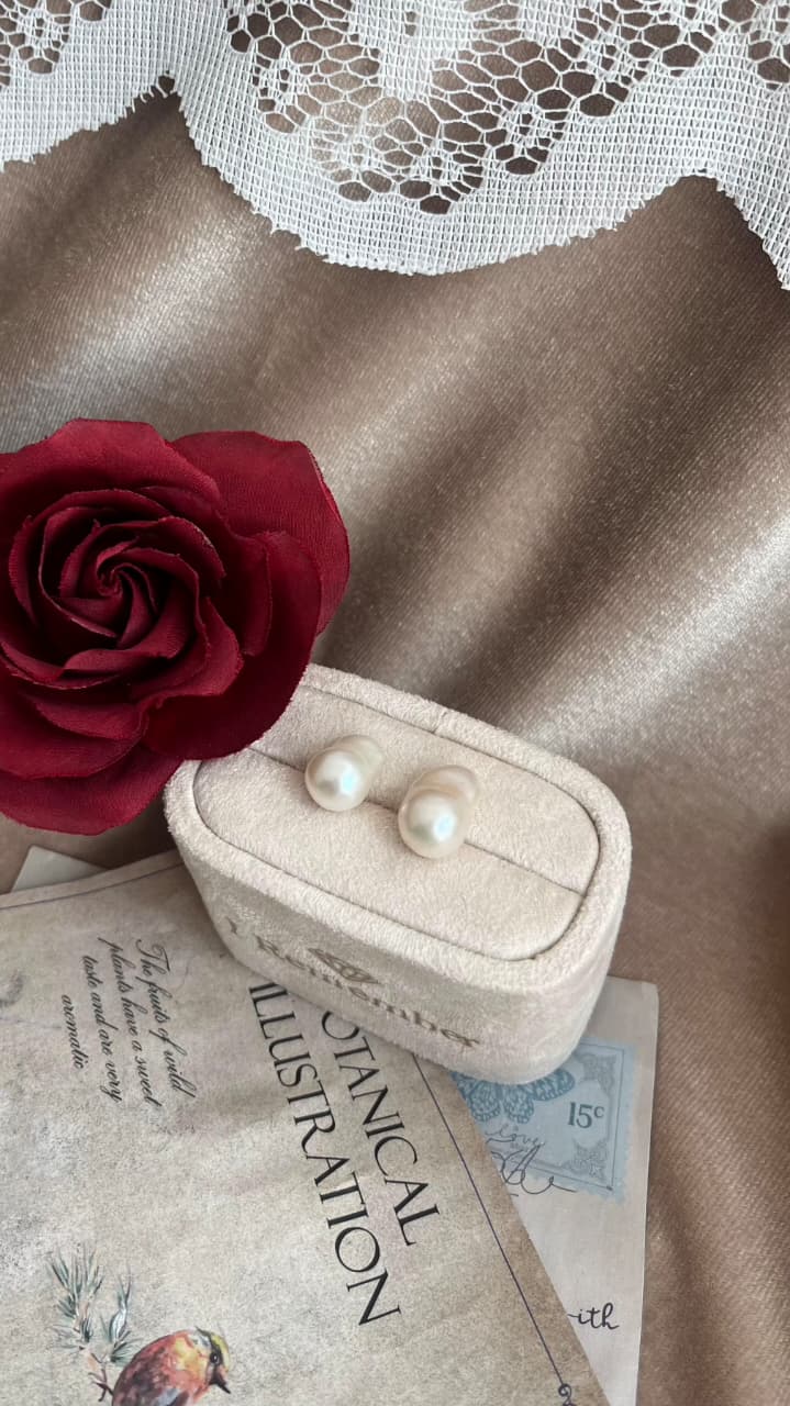 White Baroque fresh water Pearl Earring set with silver 925 base