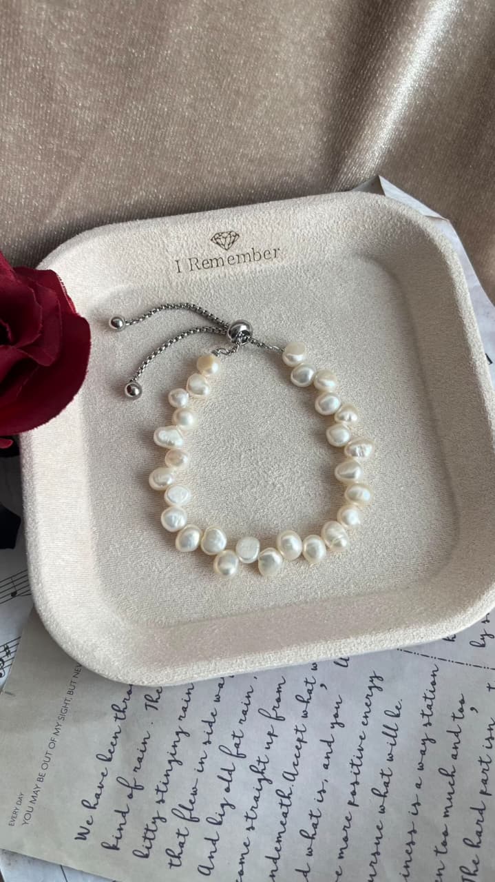 White Fresh water pearl Bracelet and Earring set 6-7mm pearl