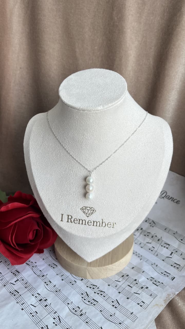 Silver 925 pendant with white Fresh water Pearls