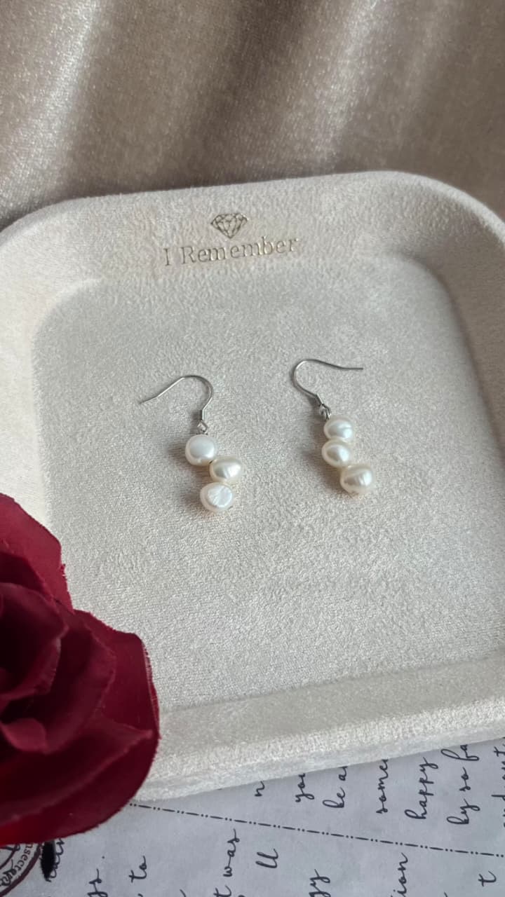 White Fresh water pearl Bracelet and Earring set 6-7mm pearl