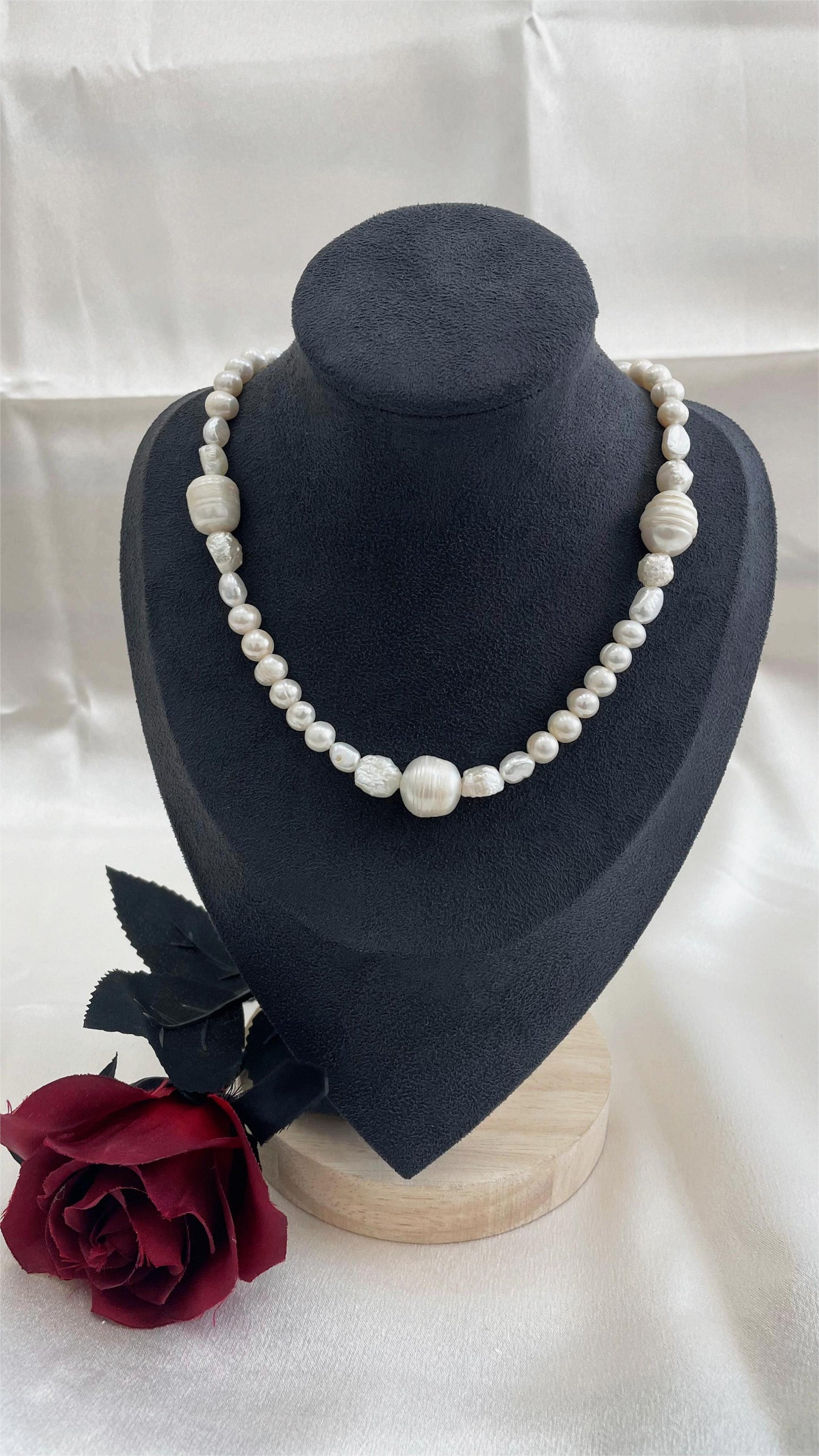 Freshwater pearl necklace, pure handmade, threaded old clam pearls, classic bead shape, original design, personalized style, sterling silver parts